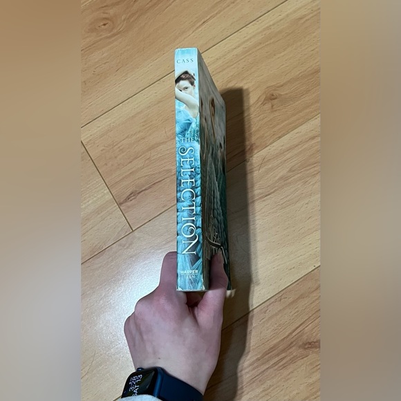 The Selection - Kiera Cass - Picture 3 of 4